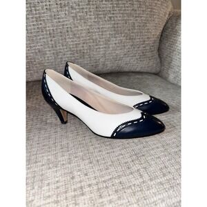 Vintage Women's 80s Life Stride‎ White & Blue Wingtip Heel Pump Shoes - 8  USA